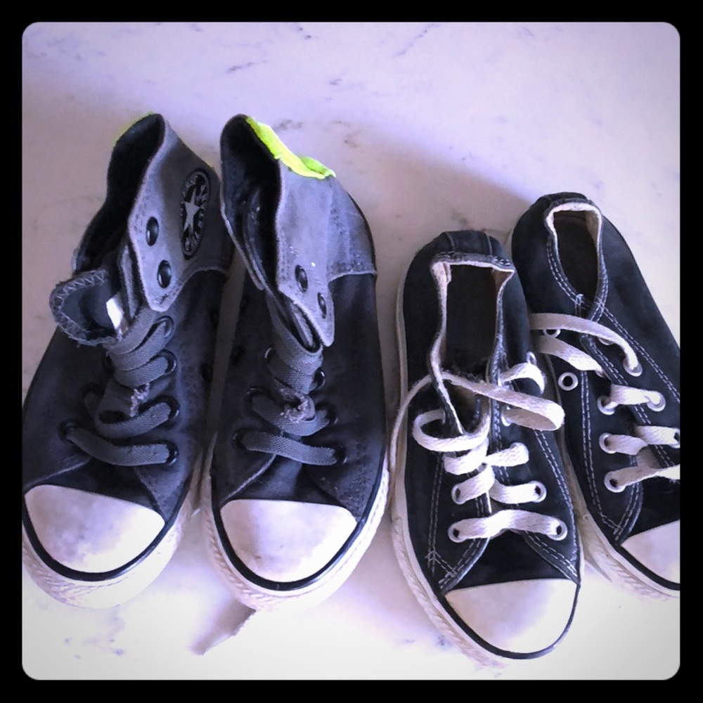 Converse 2 pairs